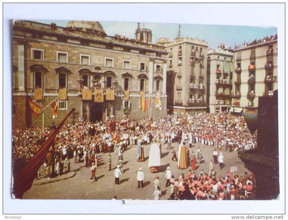 BARCELONA - Festival Folklorico En La Plaza De San Jaime - Barcelona