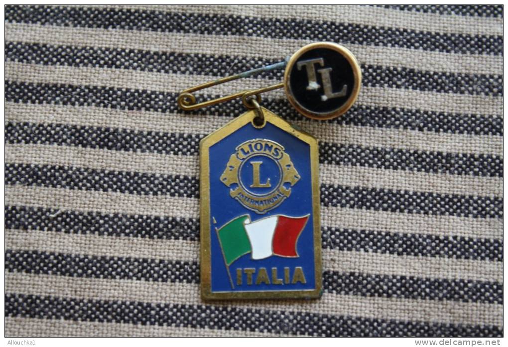 Badge+ Pin's &gt;ITALIA Du LION'S Club La Castro Castro Lion Roar Lions Club Rotary - Other & Unclassified