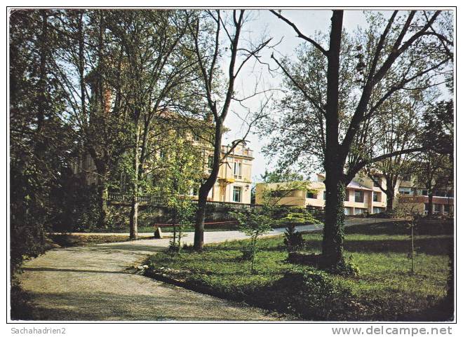 84. Cpsm. Gf. L'ISLE-SUR-SORGUE. Domaine De Mousquety. 5890 - L'Isle Sur Sorgue