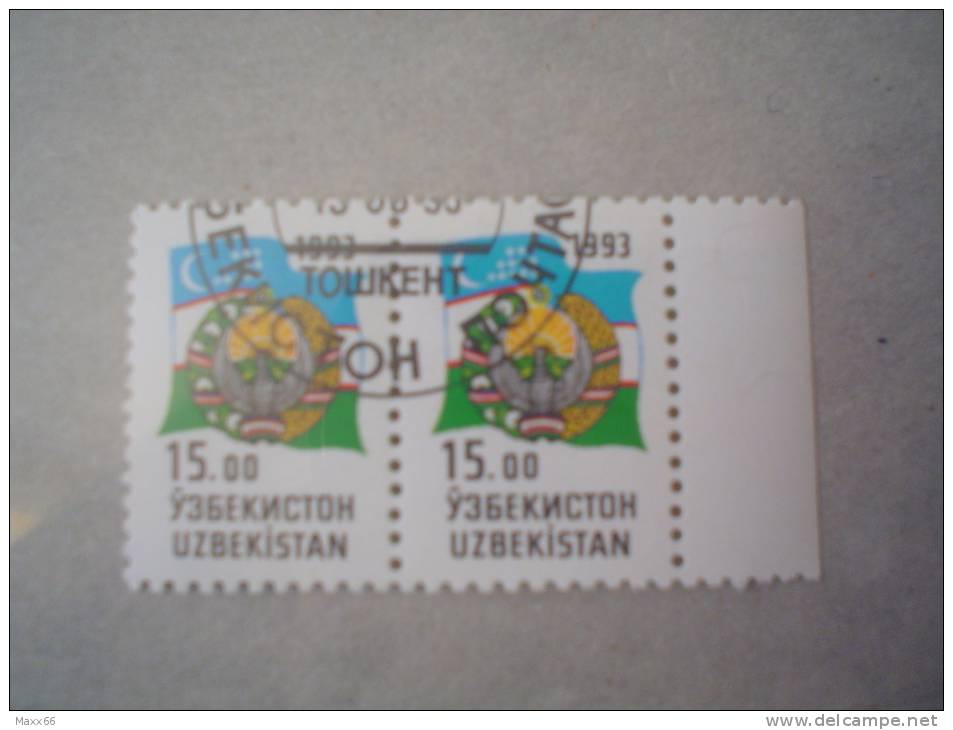 UZBEKISTAN - COPPIA USATA - 1993 - ARMS AND FLAG - STEMMI E BANDIERA - BORDO DI FOGLIO - 15,00 R. - Ouzbékistan