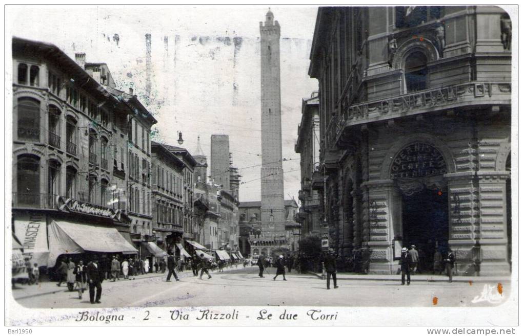 Cartolina  D´epoca  " Bologna -  Via Rizzoli - Le Due Torri   " - Bologna