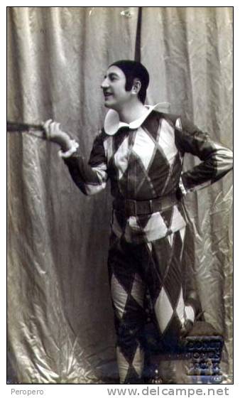 Real Photo  PIERROT   CLOWN  Costume    Old Postcard - Photographs