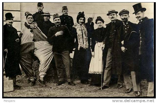 Real Photo  PIERROT   CLOWN  Costume    Old Postcard - Photographs