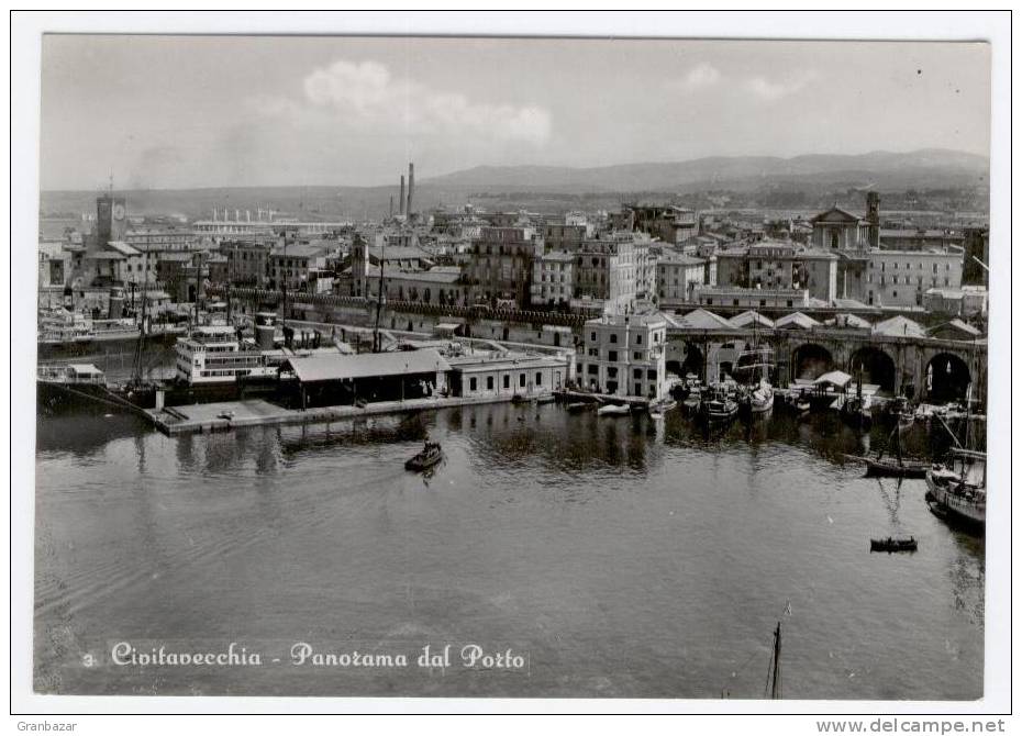 CIVITAVECCHIA, PANORAMA DEL PORTO, B/N    **//** - Civitavecchia