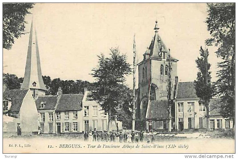 Nord : Août12 942 : Bergues  -  Tour De L'ancienne Abbaye De Saint-Winoc - Bergues