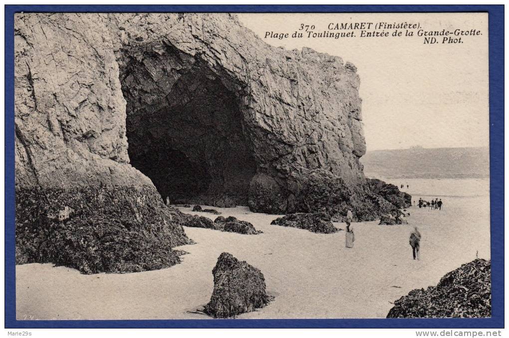 29 CAMARET-SUR-MER Plage Du Toulinguet, Entrée De La Grande-Grotte - Animée - Camaret-sur-Mer