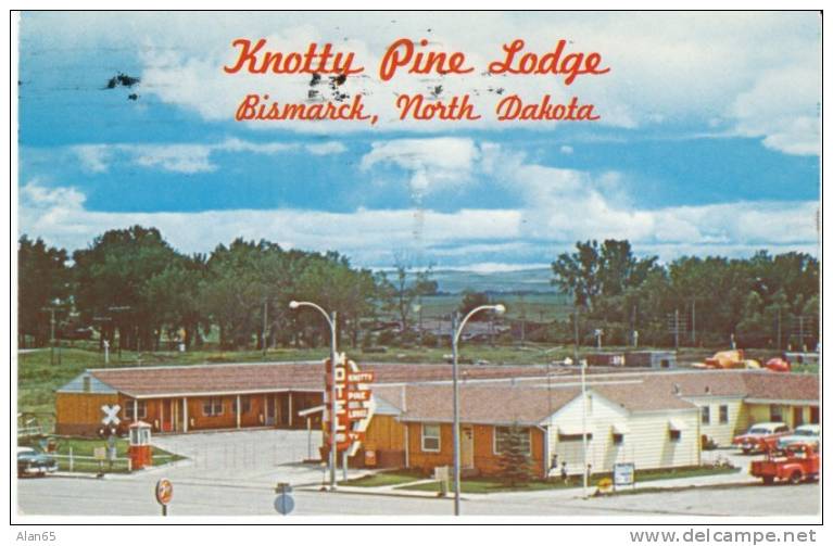 Bismark ND North Dakota, Knotty Pine Lodge Motel, Autos On C1950s Vintage Postcard - Bismark