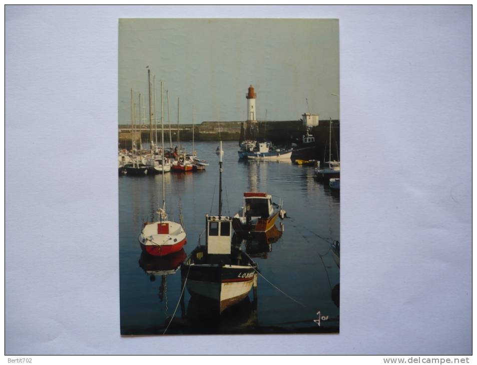 CPSM    ILE DE GROIX  -  Bateaux De Pêche Et Phare - Groix