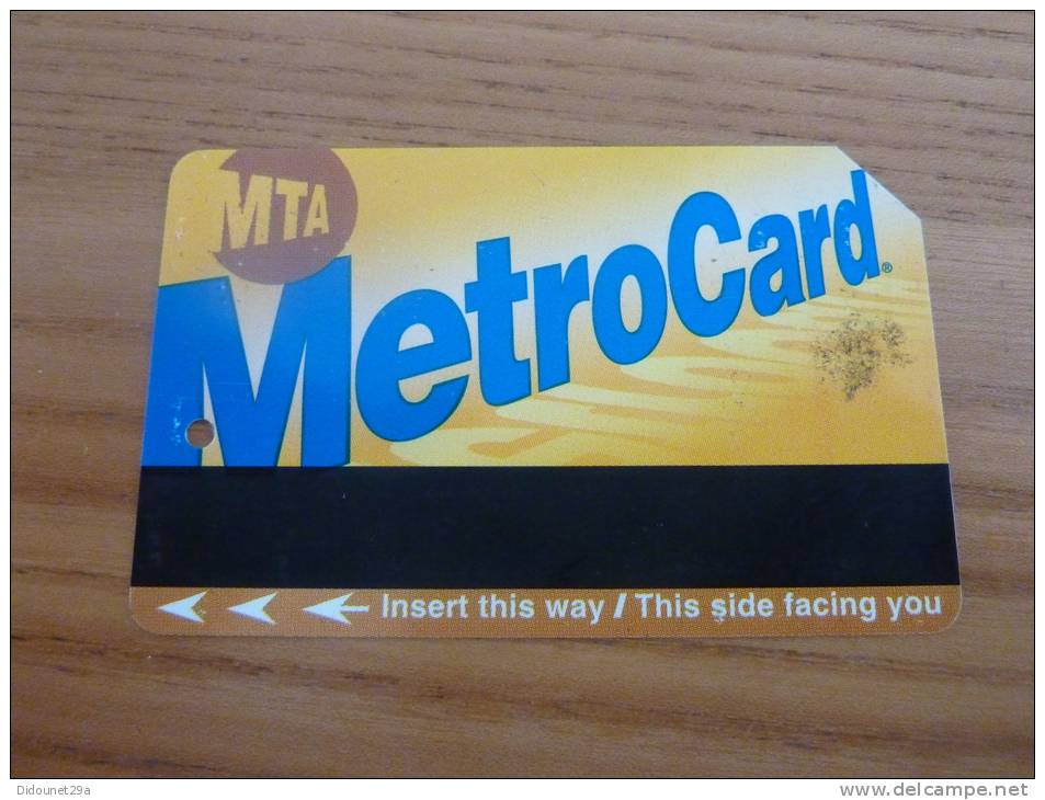 Ticket De Métro - Bus MTA "Metrocard / We Know You've Been Told. But Please, Fold And Hold" New York Etats-Unis USA - Monde