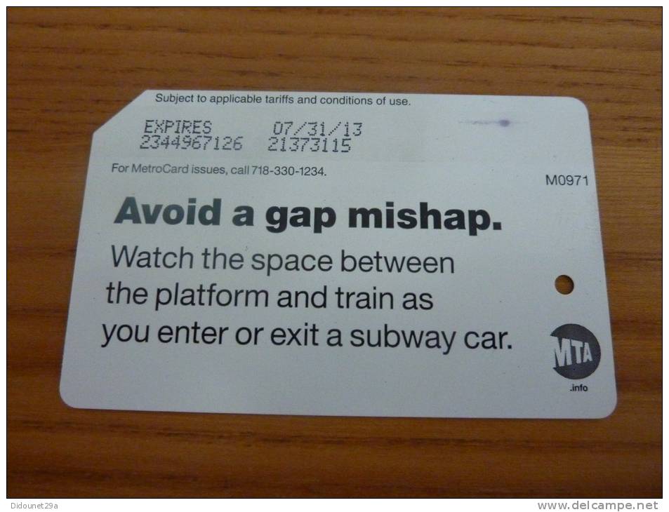 Ticket De Métro - Bus MTA "Metrocard / Avoid A Gap Mishap" New York Etats-Unis USA - Wereld