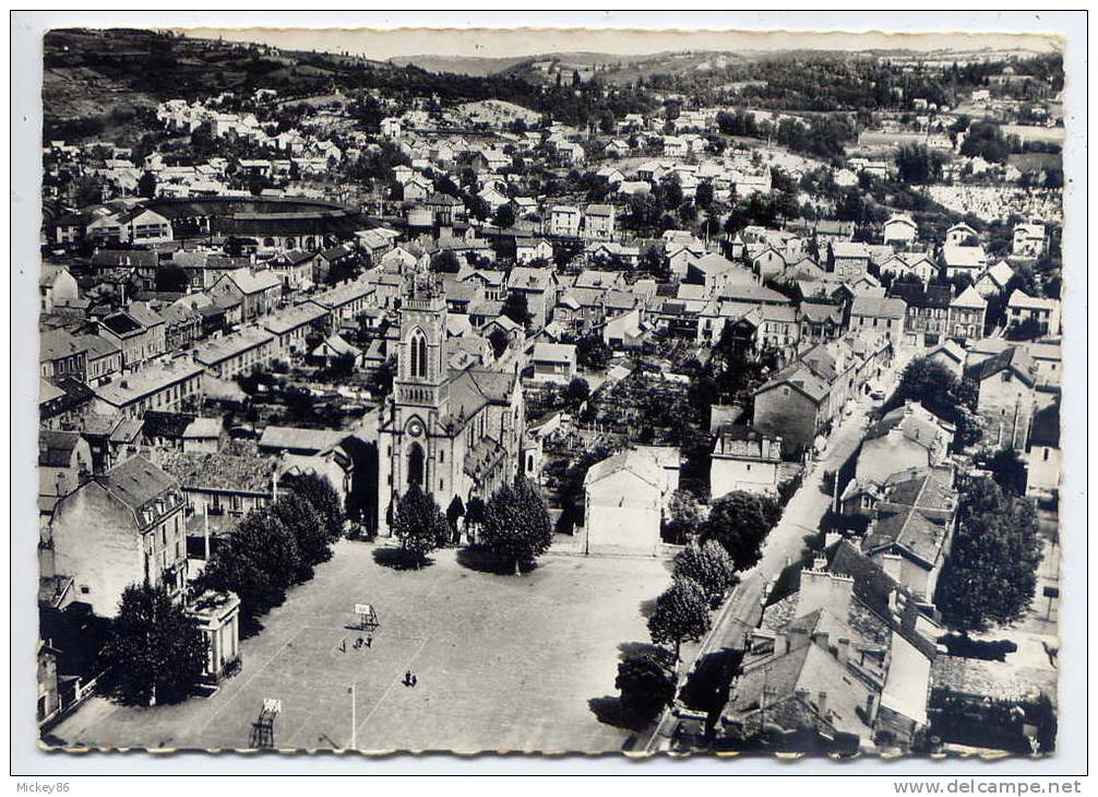 CAPDENAC--env 1960--Vue Aérienne -La Place De L´église ,cpsm 10 X 15 N° 8 éd LAPIE---Belle Carte - Other & Unclassified