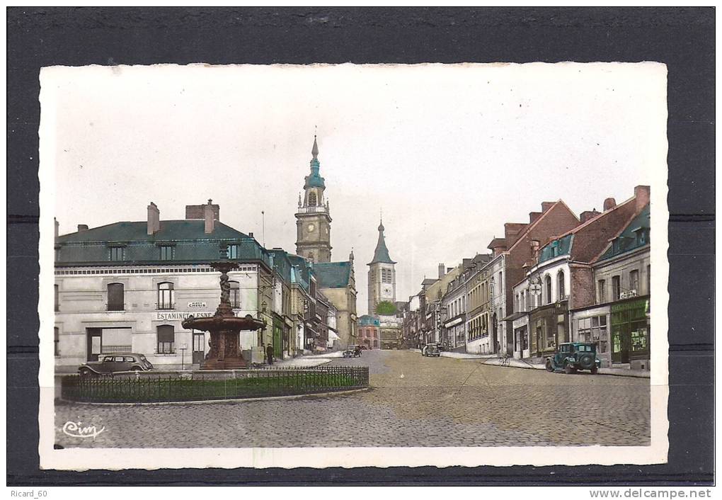 Cpsm Le Cateau, Place Thiers Et La Fontaine, Estaminet,vieille Voiture - Le Cateau