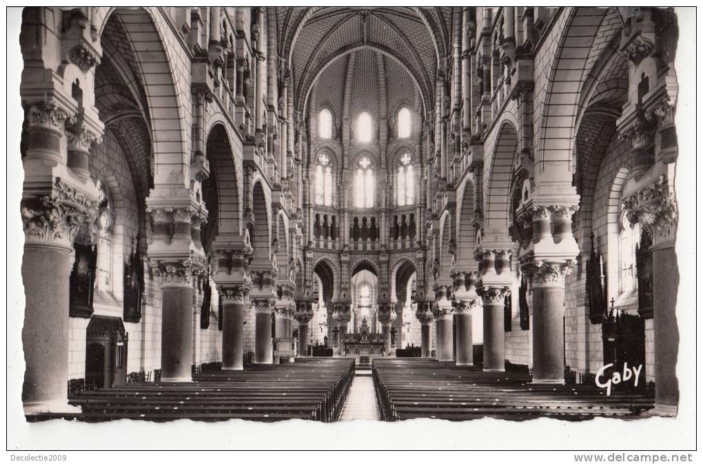 BR11877 Aizenay Interieur D Eglise 2  Scans - Aizenay