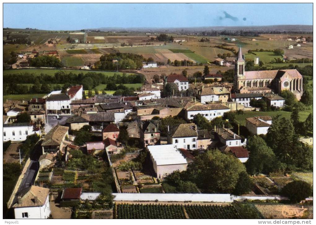 CARTE POSTALE MODERNE .SAONE-ET-LOIRE. LA CHAPELLE-DE-GUINCHAY . VUE AERIENNE. ANNEES 1950. - Other & Unclassified