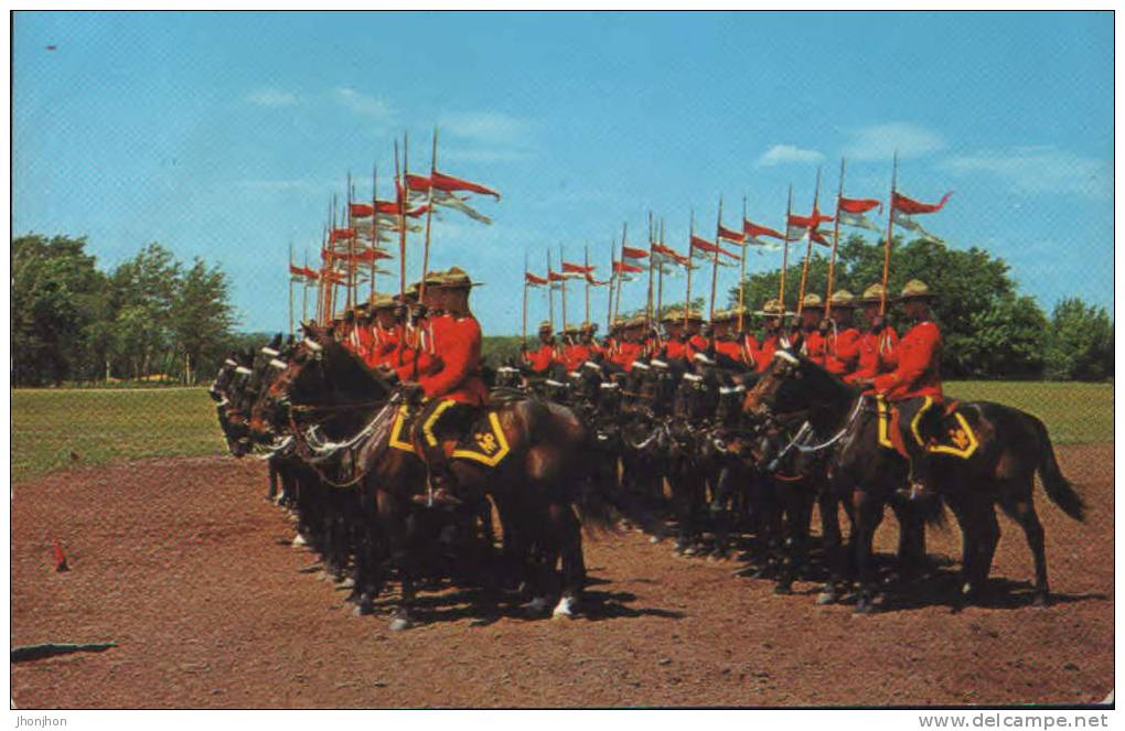 Canada-Postcard-The Famed Royal Canadian Mounted Police Drilling For The Colorful Musical Ride-unused - Police - Gendarmerie