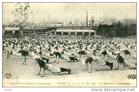 N°22648 -cpa Vichy -fête Fédérale De Gymnastique- Les Mouvements D'ensemble- - Gymnastics