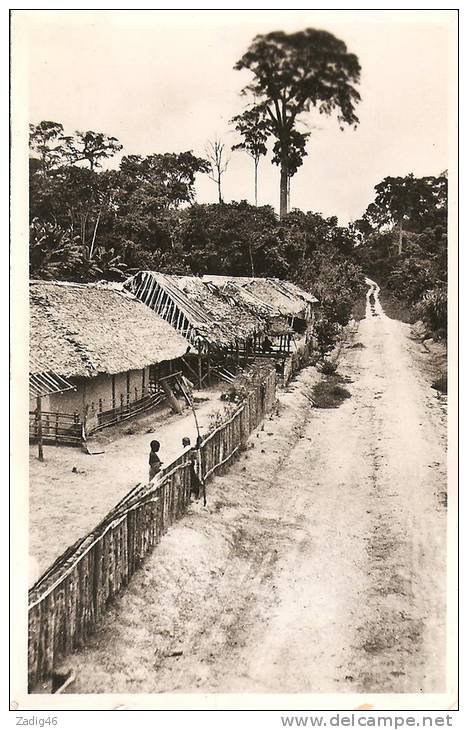 48-16 - LE GABON TOURISTIQUE - ROUTE DE N'DJOLE - LEGENDE ET EXPLICATION MANUSCRITE AU VERSO - 2 SCANS CPSM PETIT FORMAT - Gabun