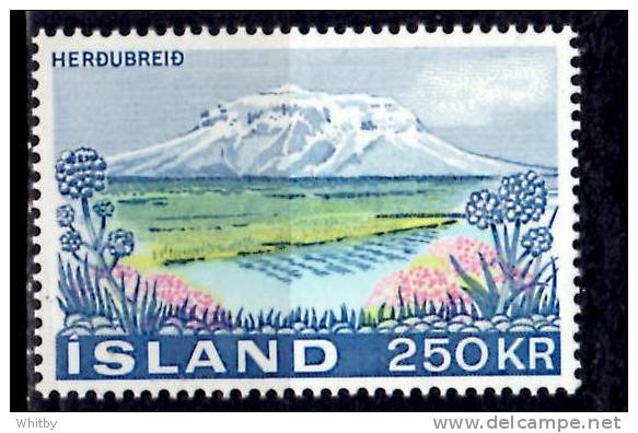 Iceland 1972 250k Herdubreid Mountain Issue #438 - Unused Stamps