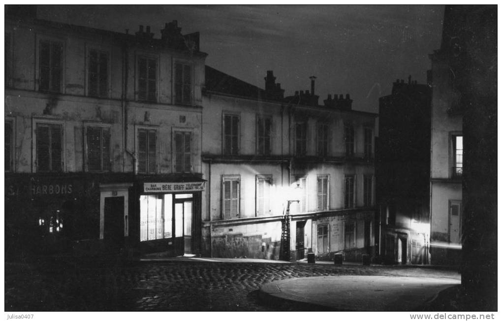 PARIS MONTMARTRE (XVIII) Carte Photo Place Vieux Coin Vue Nocturne - Arrondissement: 18