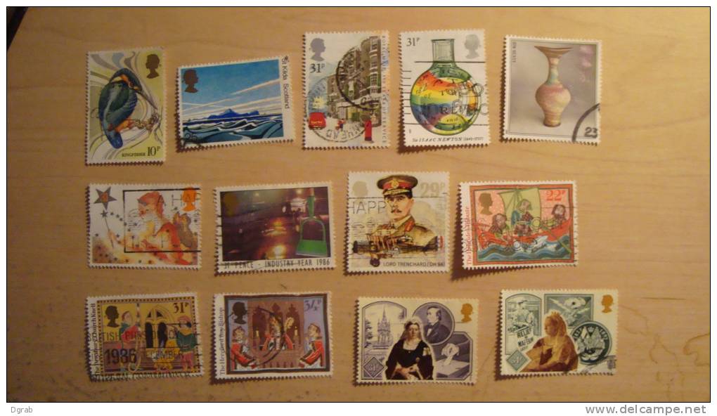 Great Britain  13 Different Stamps  Used - Verzamelingen