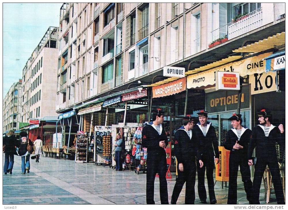 D 83) Toulon Promenade Sur Le Quai Stalingrad - Toulon