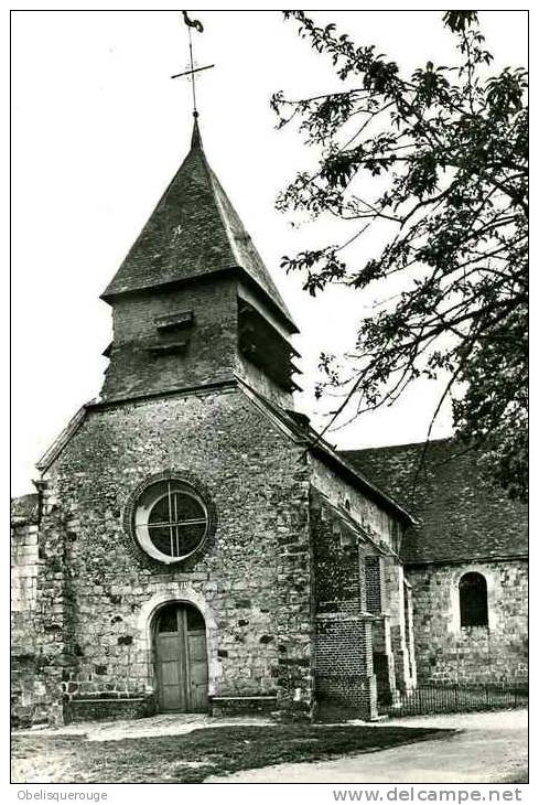 60  MARSEILLE -en- BEAUVAISIS-l´EGLISE - LE PORTAIL -   (années60)-smn&b  Dentelée - Petite Animation - Marseille-en-Beauvaisis