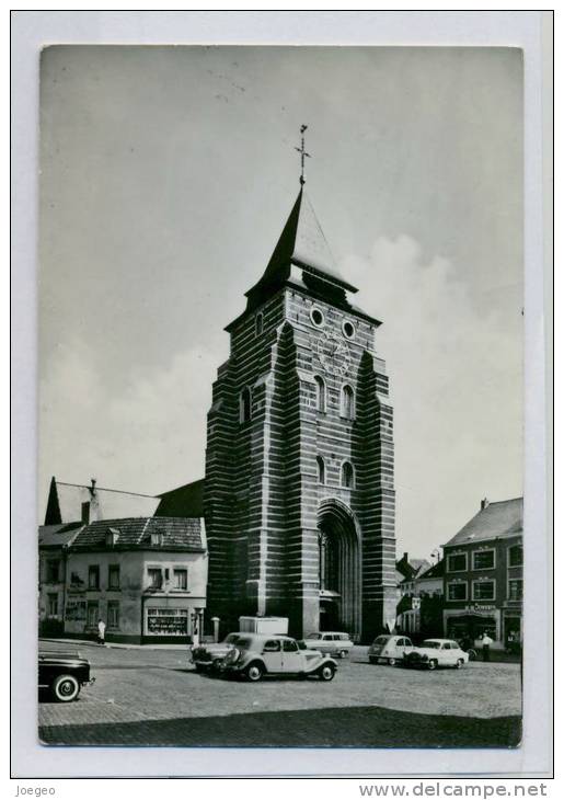 (I679) - Wavre - L´Eglise + Auto Skoda - 11CH - Wavre