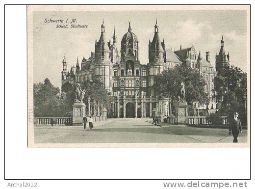 Schwerin I. M. Schloß Von Der Stadtseite Aus Personen Sw Um 1910 - Schwerin