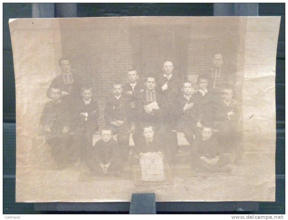 PHOTOGRAPHIE ENFANTS ET HOMME D'EGLISE PRETRE CURE EVEQUE A BOURG DANS L'AIN PENSIONNAT ? - Other & Unclassified