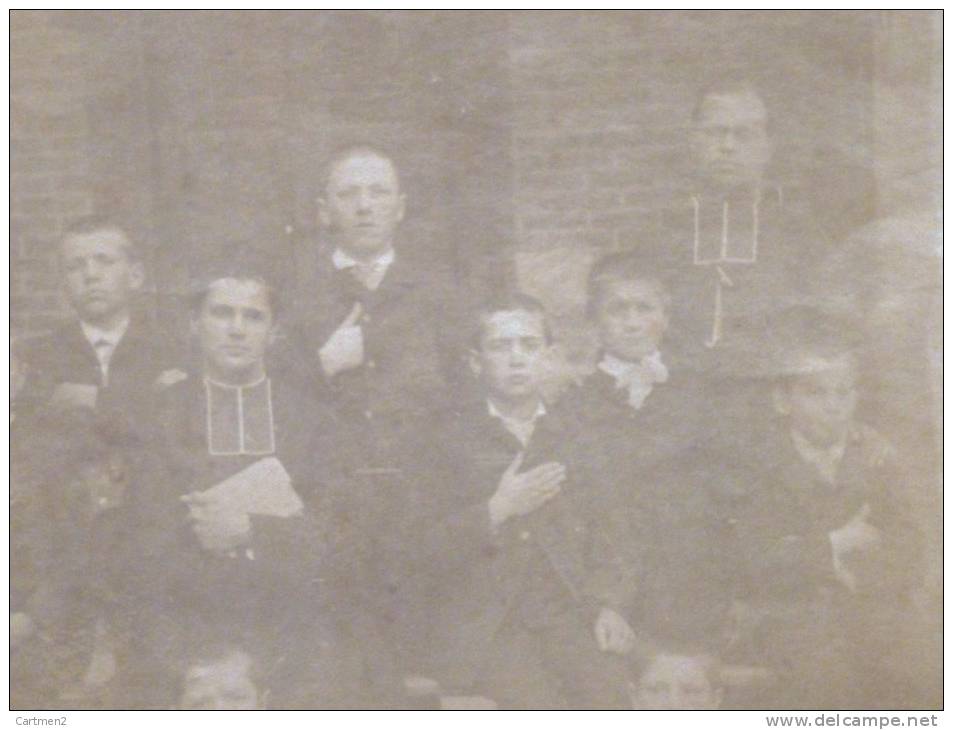 PHOTOGRAPHIE ENFANTS ET HOMME D'EGLISE PRETRE CURE EVEQUE A BOURG DANS L'AIN PENSIONNAT ? - Other & Unclassified