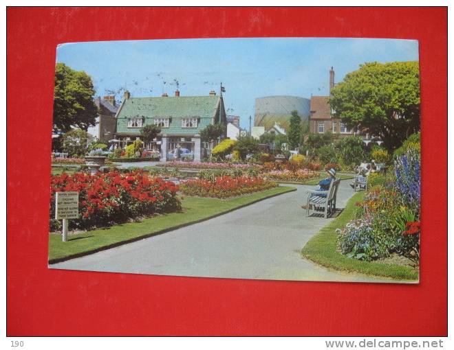 WORTHING:DENTON GARDENS - Worthing