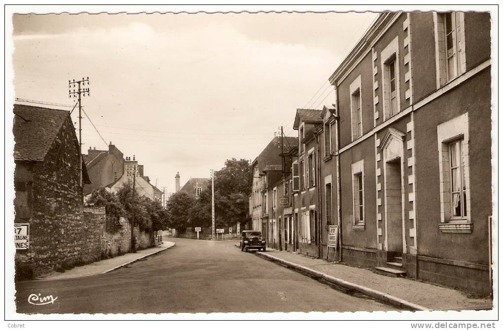 Derval - Carrefour Des Rues De Nantes Et De Châteaubriant - Derval