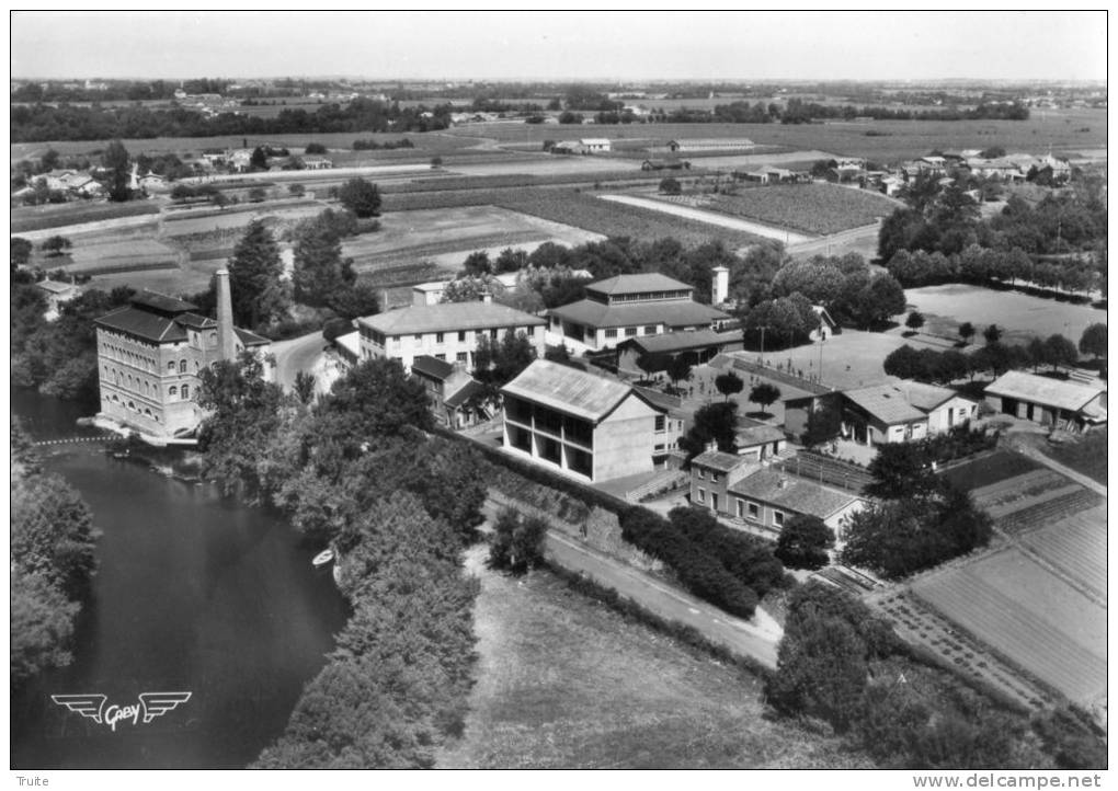 GORGES VUE AERIENNE CITE DE PLEIN AIR - Gorges