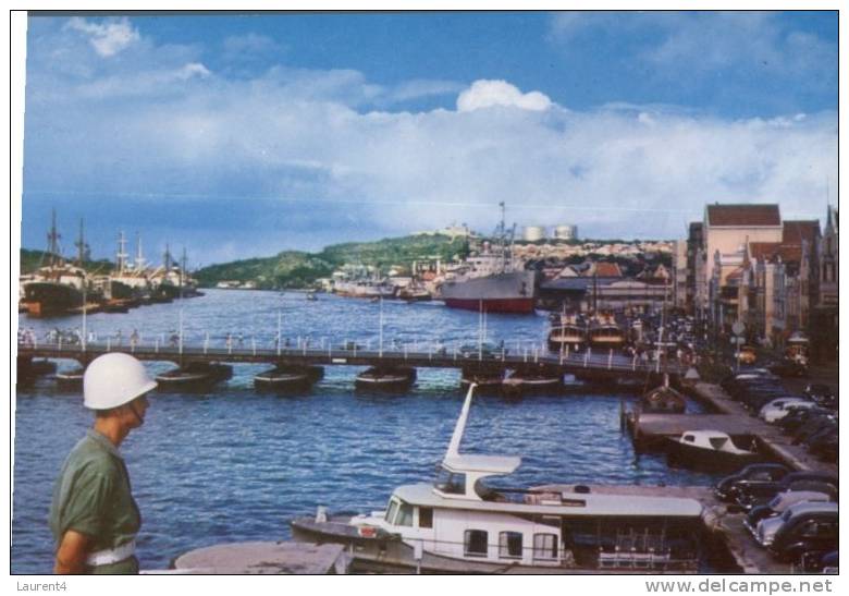 (200) Netherlands Antilles - Curacao Waterfront With Soldier - Curaçao