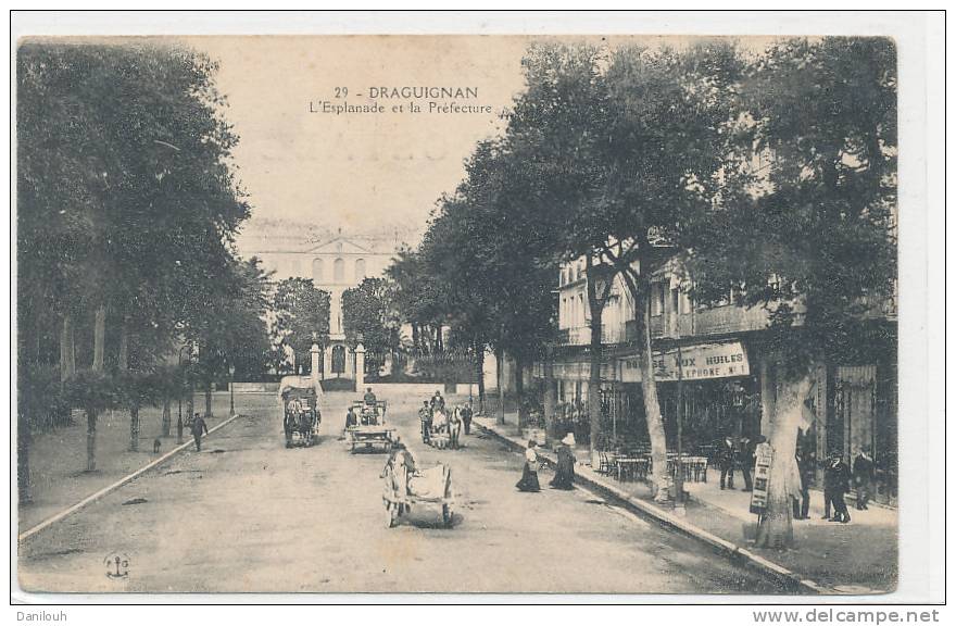 83 // DRAGUIGNAN   L'esplanade Et La Préfecture   N° 29 - Draguignan