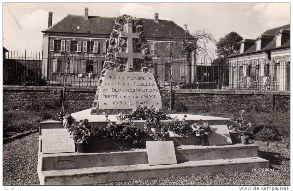 VILLERS - BRETONNEUX   -    Le Monument De La Résistance - Villers Bretonneux