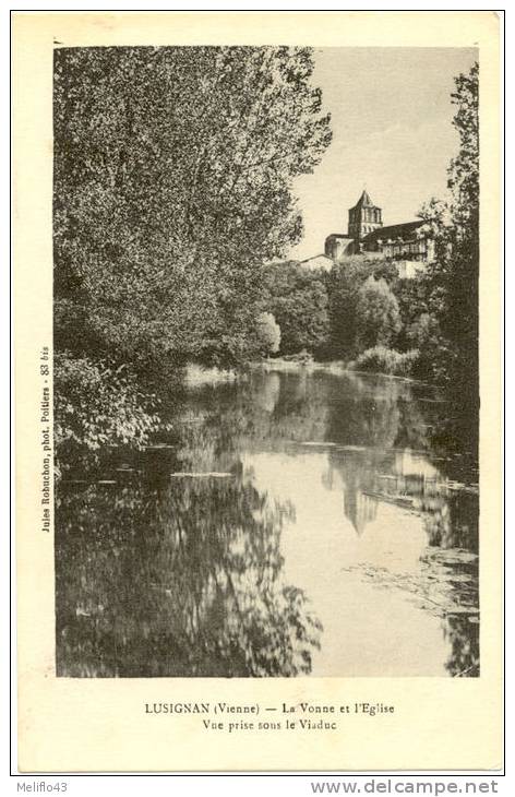 86/CPA - Lusignan - La Vonne Et L´Eglise - Vue Prise Sous Le Viaduc - Lusignan