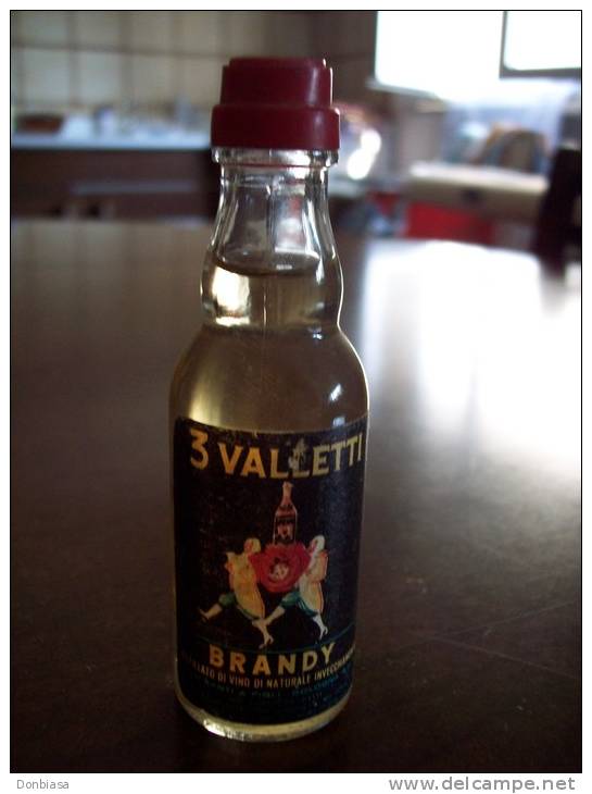 Brandy 3 Valletti: Bottiglia Mignon Tappo Plastica. Luigi Sarti & Figli Bologna Spa (Stab. Rovigo) - Alcoolici