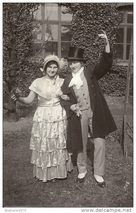 NORD PAS DE CALAIS - 59 - CARTE PHOTO - HAUBOURDIN - Photo Acteurs Pièce De Théâtre - Haubourdin