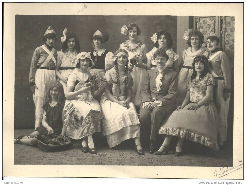 NORD PAS DE CALAIS - 59 - CARTE PHOTO - HAUBOURDIN - Théâtre Groupe D'actrices Et D'acteurs - Haubourdin