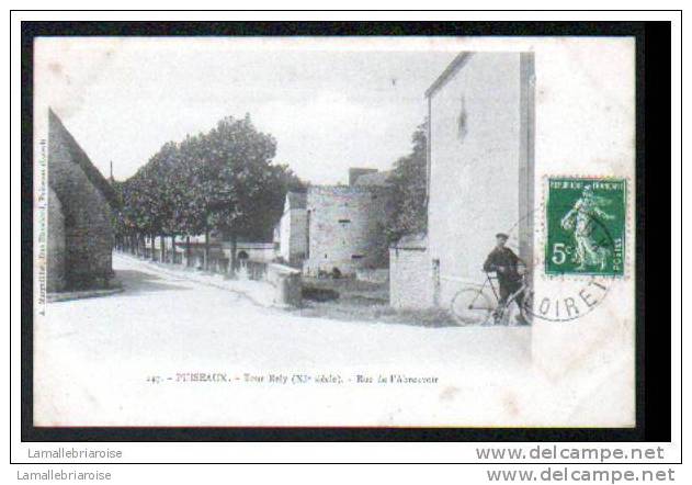 45 - PUISEAUX - TOUR RELY - RUE DE L'ABREUVOIR - HOMME AEC UN VELO - DOS SIMPLE - Puiseaux