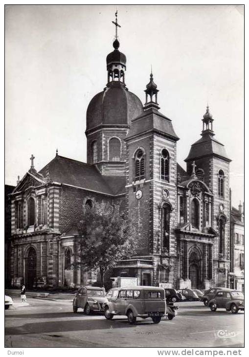 CHALON Sur SAONE  -  Eglise Saint Pierre  (Citroën 2cv) - Chalon Sur Saone