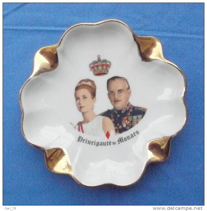Cendrier Porcelaine D'art  Prince RAINIER Et Grace De MONACO - Porcelain