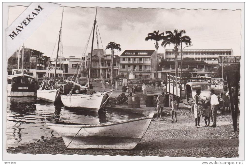 Cpsm " GUADELOUPE - POINTE-A-PITRE - LA DARSE " ( Bateaux,Camionnette,) - Pointe A Pitre