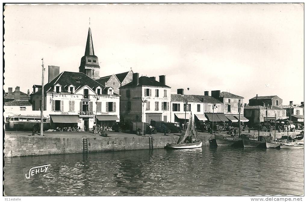 85  SAINT GILLES Sur VIE -   Le Quai     ( HOTEL Des VOYAGEURS ) - Saint Gilles Croix De Vie