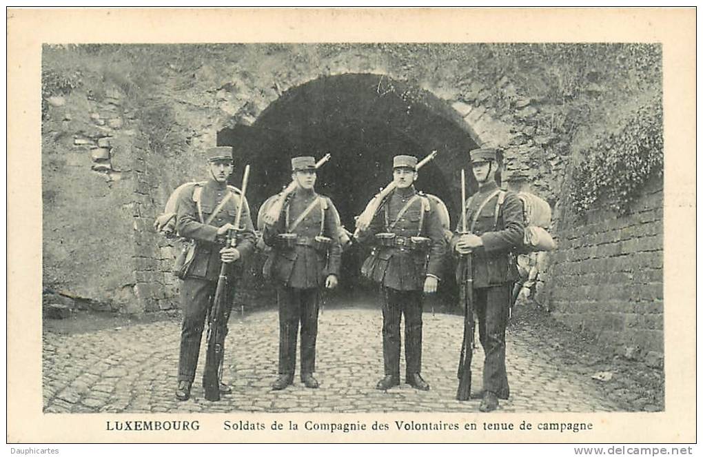 LUXEMBOURG - Soldats De La Compagnie Des Volontaires En Tenue De Campagne - Beau Plan - Edit. Schaack - 2 Scans - Luxembourg - Ville