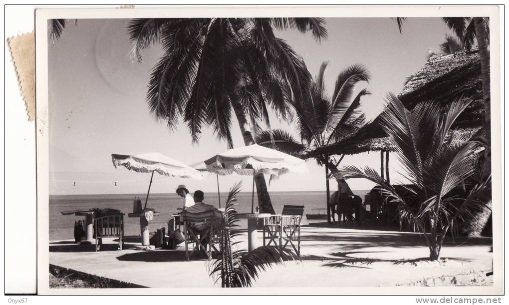 NOSSI-BE -Plage Et Restaurant - Beau Timbre - Tampon - Affranchissement  Voir 2 Scans - Madagaskar