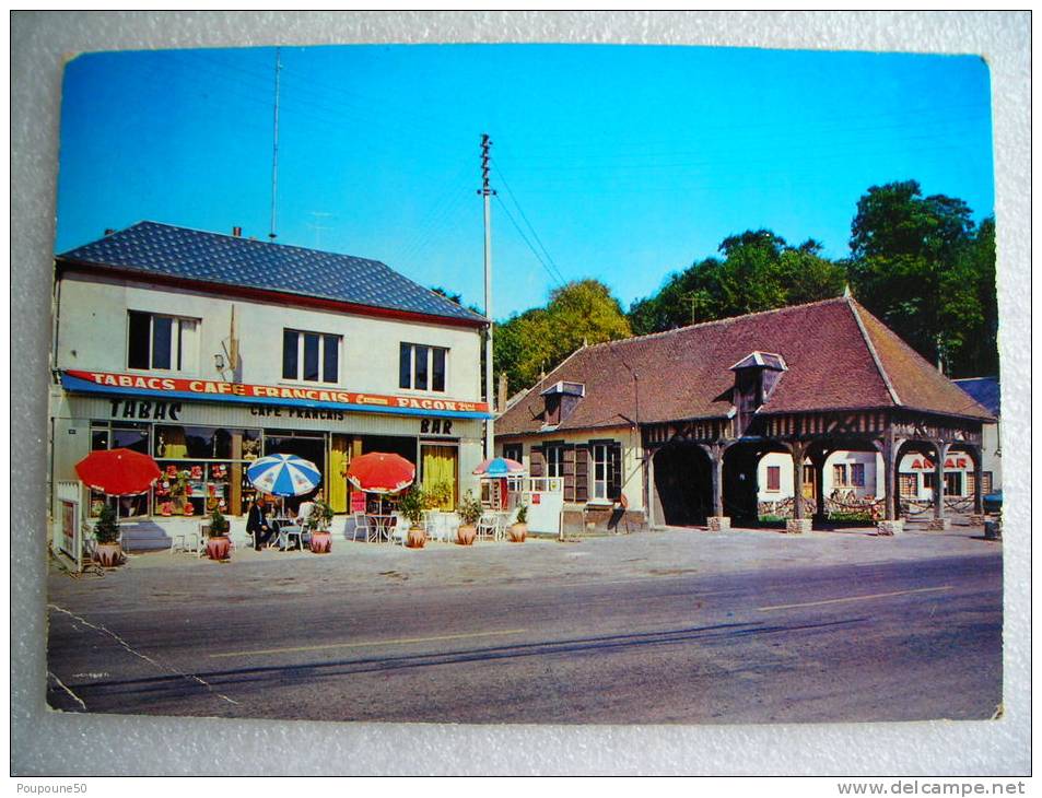 CP 60  Oise MARSEILLE EN BEAUVAISIS - La Vieille Halle Et Le Café Francais Tabacs  - Garage " Essence Antar "1977 - Marseille-en-Beauvaisis