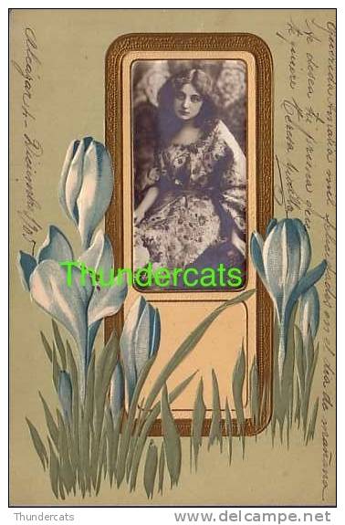 CPA EN RELIEF GAUFREE FEMME ART NOUVEAU ** EMBOSSED CARD ART NOUVEAU LADY - Avant 1900