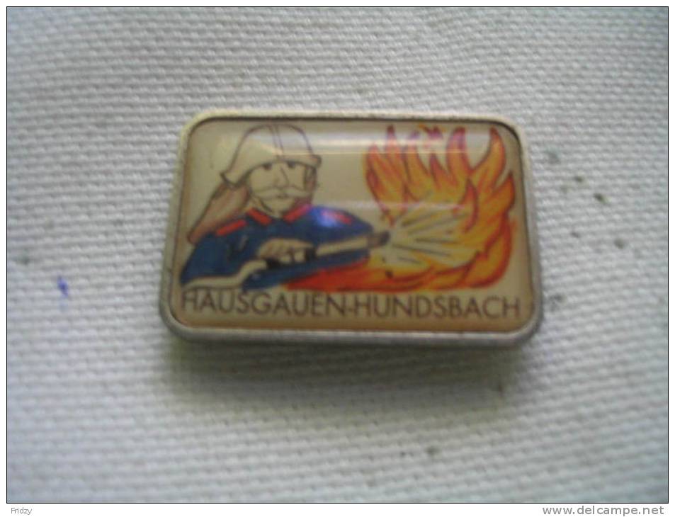 Pin´s Des Sapeurs Pompiers De HAUSGAUEN - HUNDSBACH - Bomberos